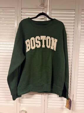 NWT Boston Green Crewneck Sweatshirt
